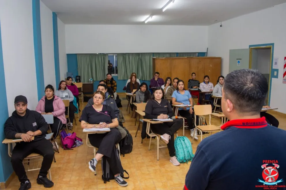 Empezó el Curso de Aspirantes a Bomberos Voluntarios 2025/2026. (Foto Bomberos Voluntarios Roca)