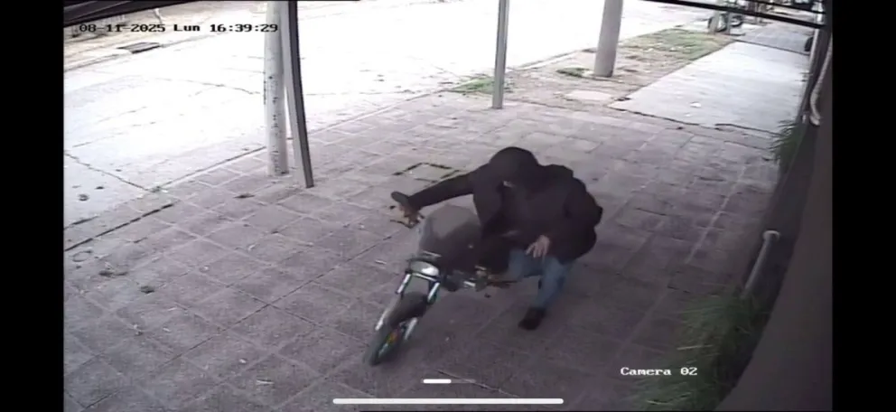 Busca recuperar su motocicleta, una Zanella RX 150. (Foto gentileza)