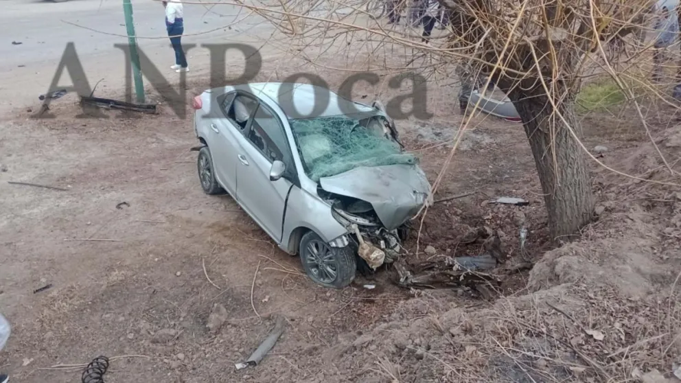Una ambulancia escoltada por patrulleros y motocicletas de la Policía impactó a los vecinos. Foto (gentileza)