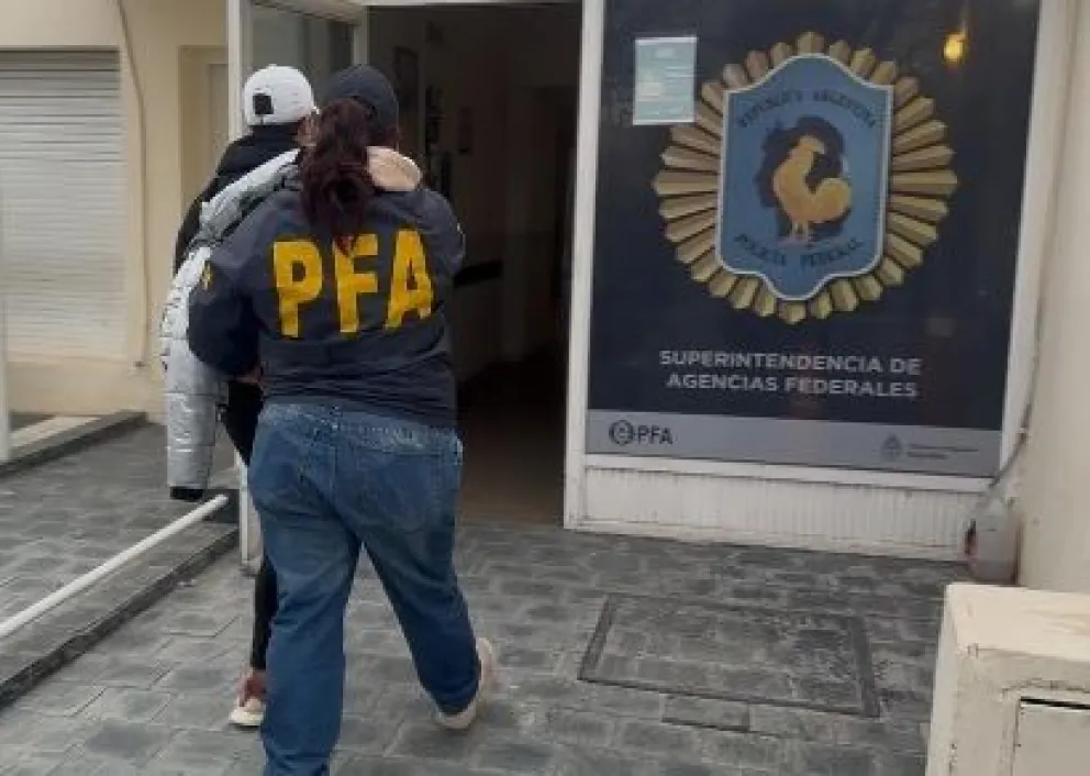 Fue luego de un  allanamiento de la Policía Federal Argentina en el marco de una investigación por intimidación pública.