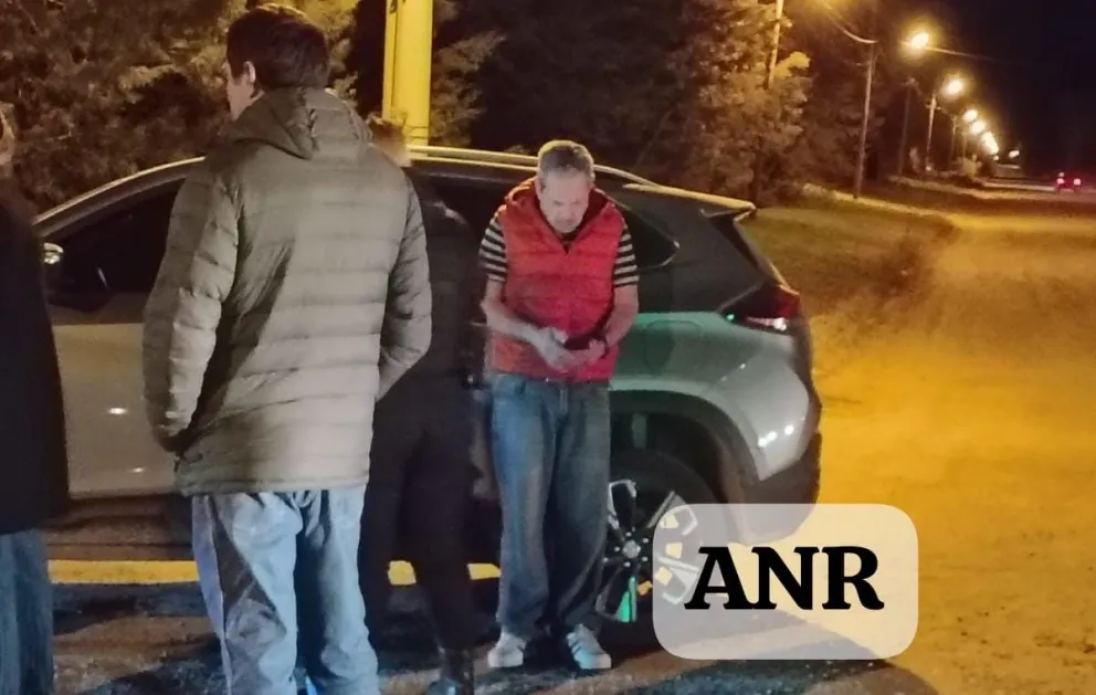 Hubo algunos testigos que comenzaron a filmar cuando advirtieron quien era el protagonista del accidente.