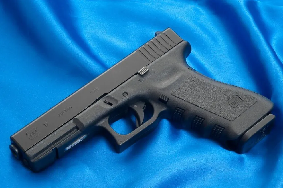 Una de las armas incautada fue una Glock 17 similar a la de la imagen. 