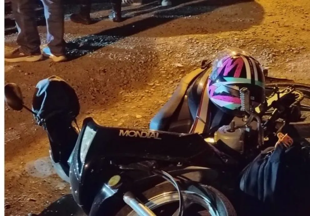 Ella conducía una moto y fue embestida desde atrás por una Chevrolet Tracker conducida por Oscar De Piano.