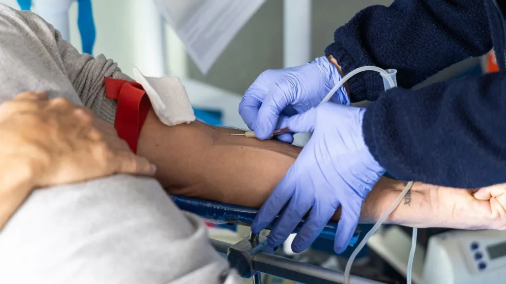 La extracción dura entre 7 y 10 minutos, todo el procedimiento no lleva más de media hora. 