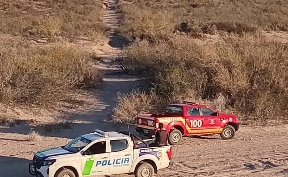 Un equipo del SIARME llegó en pocos minutos al lugar y están aguardando que la mujer sea rescatada y trasladada hasta la ambulancia .