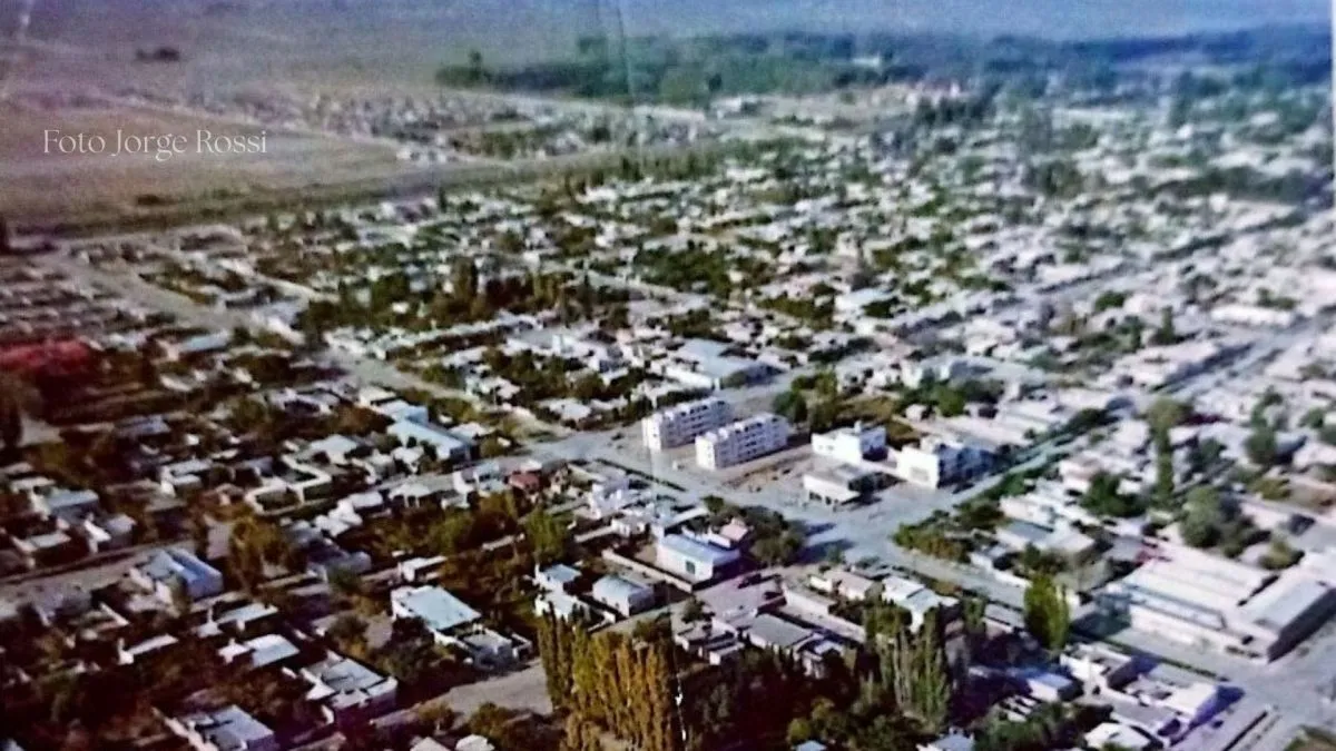 La zona de San Juan y Mitre comienzan a despuntar algunos de los primeros complejos de departamentos. Foto (Gentileza Jorge Rossi).