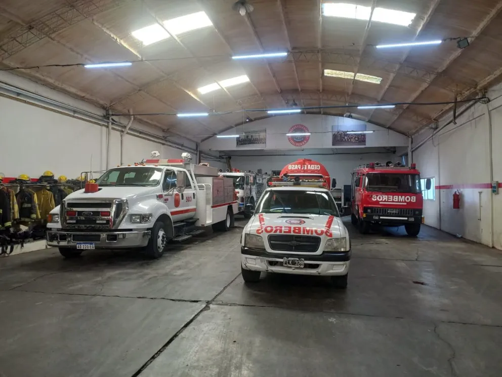 En el incendio trabajaron dos dotaciones de Bomberos. Foto: (Tania Domenicucci)