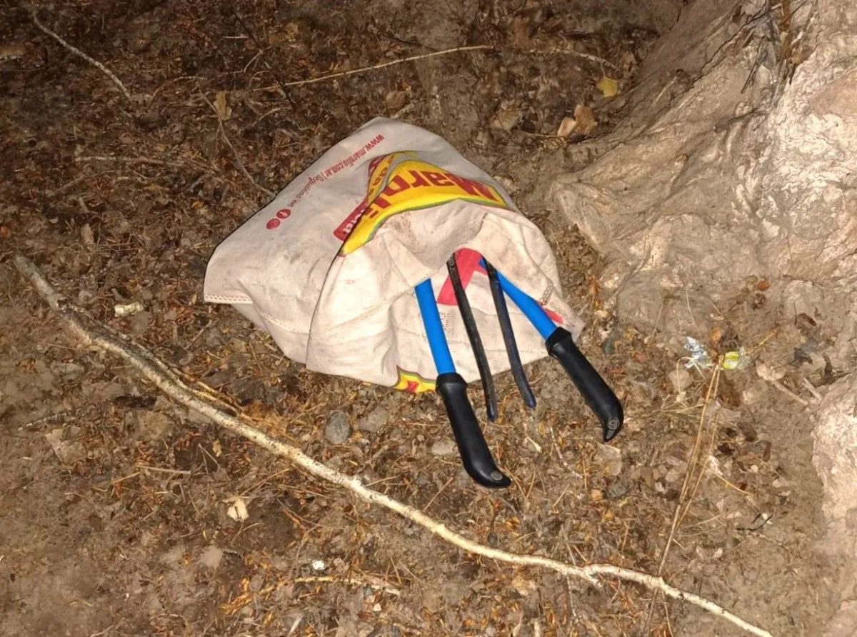 Los autores del intento de robo dejaron una bolsa con herramientas. Foto (gentileza)