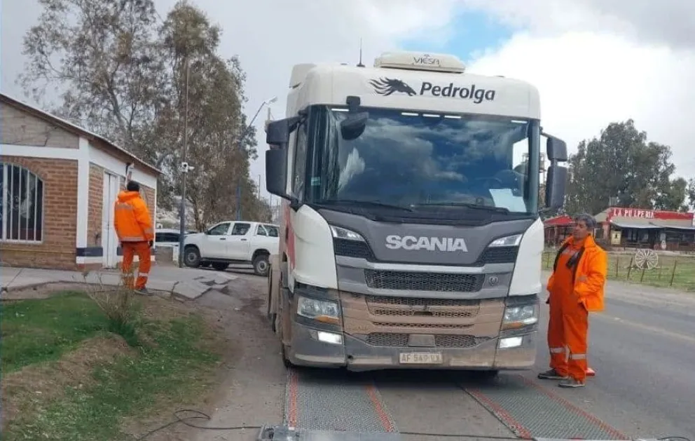 Camiones que circulan por Paso Córdoba fueron pasaron por el control. 