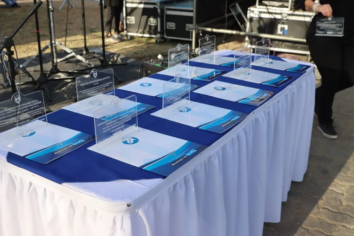 Cada uno de los reconocimientos. Foto: (Tania Domenicucci)