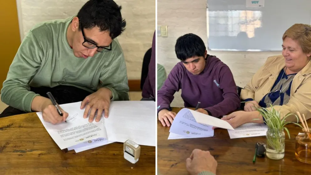 Brian y Facundo comenzaron sus prácticas en el Instituto Universitario Patagónico de las Artes. (Foto Apasido)