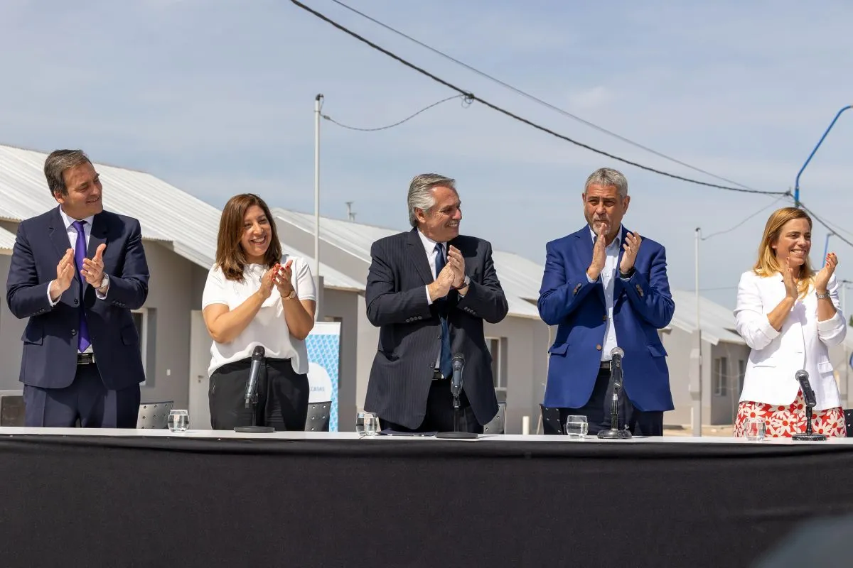 Alberto Fern&aacute;ndez durante la inauguraci&oacute;n de las viviendas. 