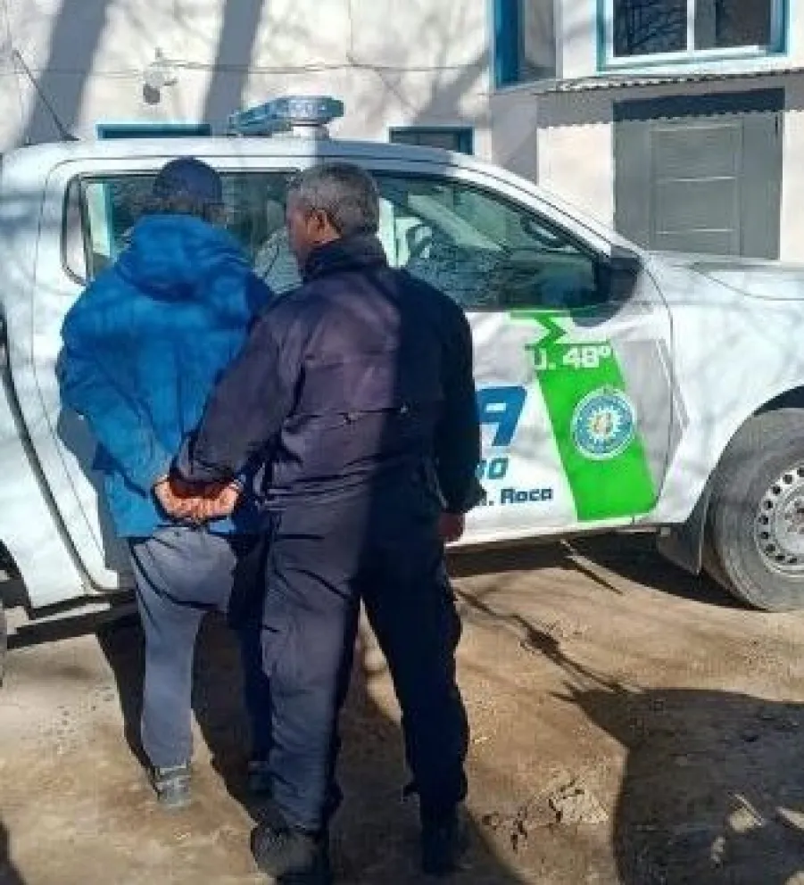 El hombre detenido en Roca tenía un pedido de captura desde Tucumán . Foto (gentileza)