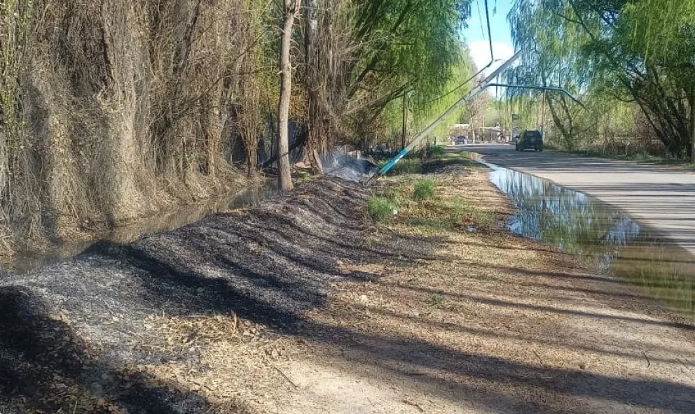 Alrededor del poste hay indicios de haberse registrado un incendio. Foto: ANR