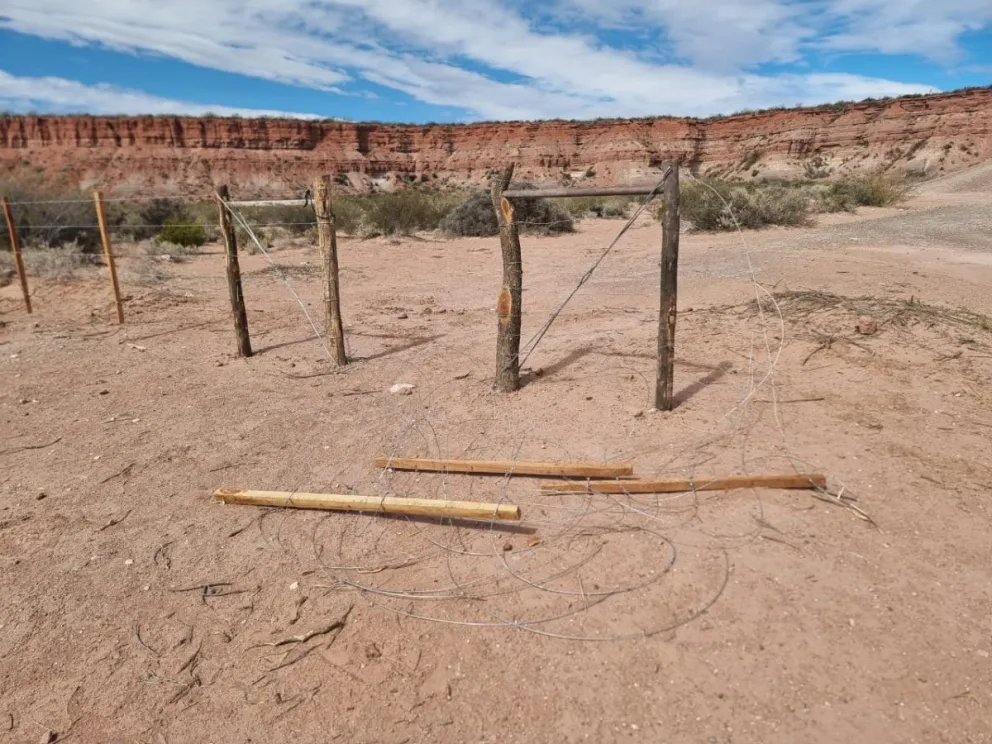 El domingo, durante el Trail Aniversario, se abrió de manera puntual un tramo del alambrado para que los corredores pudieran atravesar la zona, pero se volverá a cerrar. Foto (gentileza)
