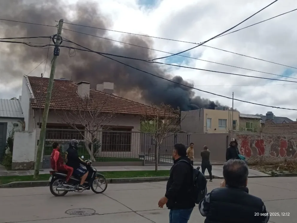 Un corresponsal de ANR en el lugar informó que aún siguen las detonaciones . Foto (ANR)