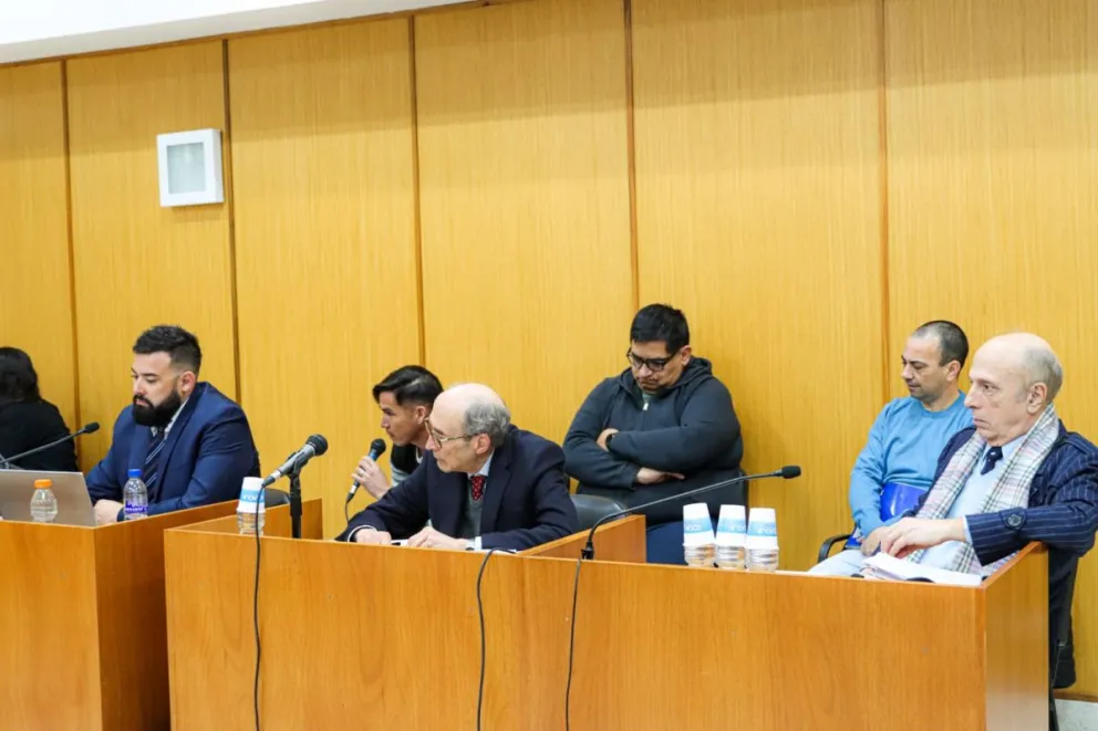 Los tres policías que serán juzgados durante este segundo juicio. Foto: (Tania Domenicucci)