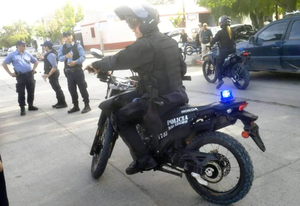 El estadio Maiolino fue sede de los festejos por el Día Internacional de las Personas Mayores, con un operativo de seguridad que incluyó más de 40 efectivos. Foto (Policía de Río Negro)