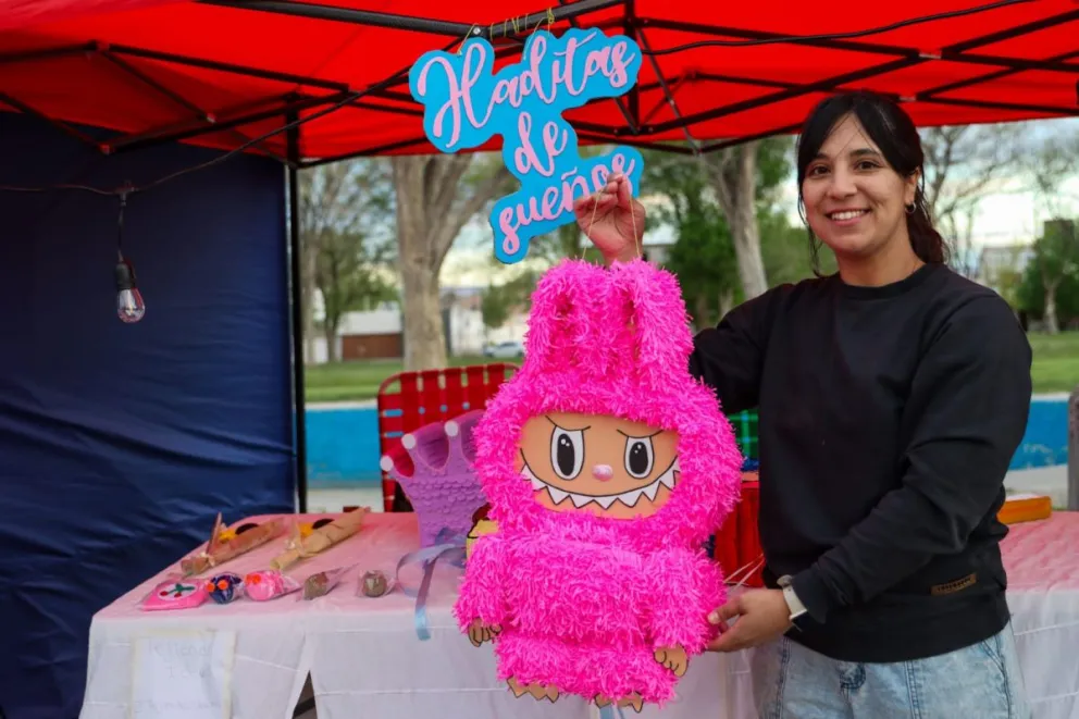 La feria cuenta con espectáculos en vivo, bailes, sorteos y stands solidarios. (Foto: Tania Domenicucci)