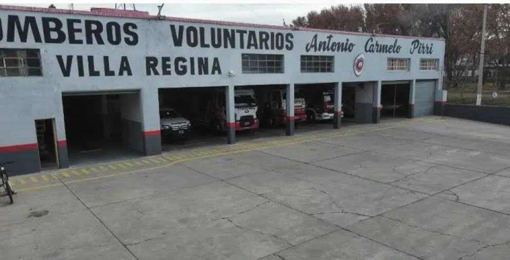 Las líneas fijas no están en funcionamiento en el cuarte de bomberos de Regina y se cuenta con un número alternativo. (Foto archivo)