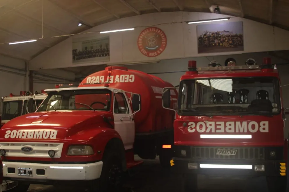 Unidades que ya se encuentran en el cuartel central de Bomberos. Foto: (Tania Domenicucci)