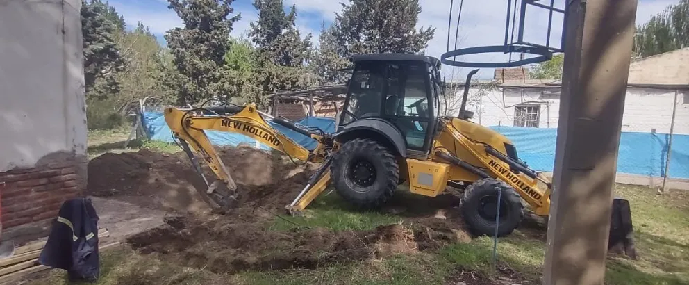 El personal técnico de la empresa realiza cateos, tomas de presión y limpieza de redes para detectar posibles pérdidas y garantizar el correcto funcionamiento del sistema. Foto (ARSA)