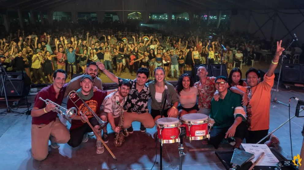 Se realizará el ya conocido “Bacanazo” con un renovado repertorio de clásicos y composiciones propias. 