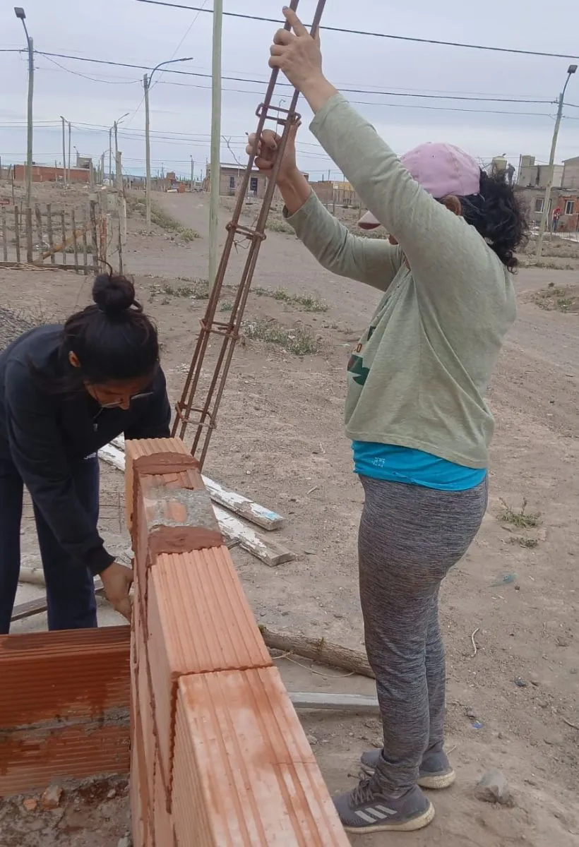 Alicia form&oacute; parte de Alba&ntilde;ilas y ayud&oacute; a refaccionar viviendas