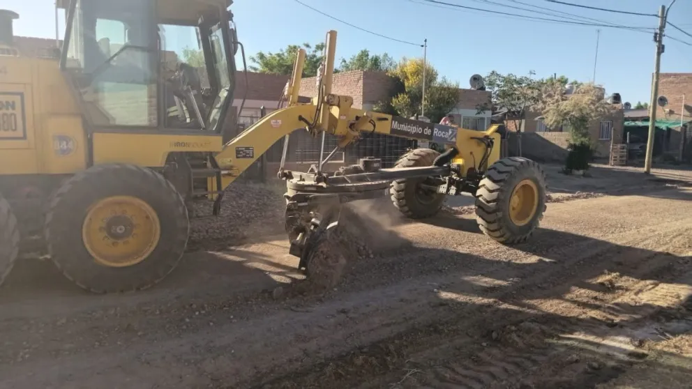 Maquinarias del Municipio se hicieron presentes para realizar diversos trabajos de mantenimiento. Foto: Municipio de Roca