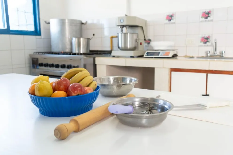 Las elaboraciones se realizan bajo estrictas condiciones bromatológicas. (Foto gentileza)