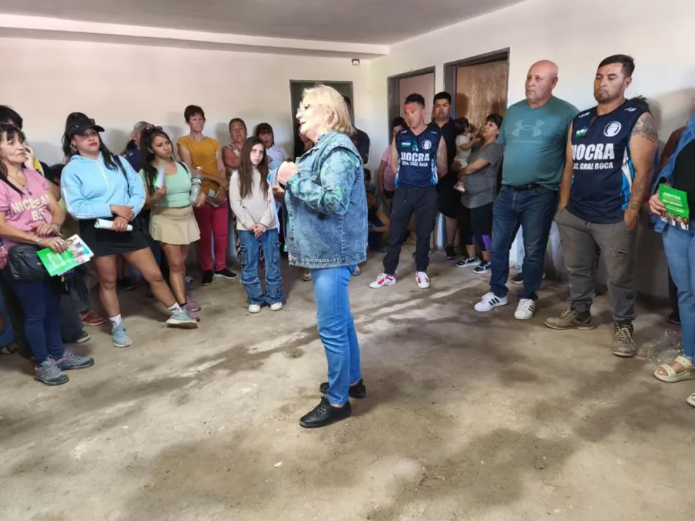 Yahuar se reunió con vecinos, instituciones y referentes locales.