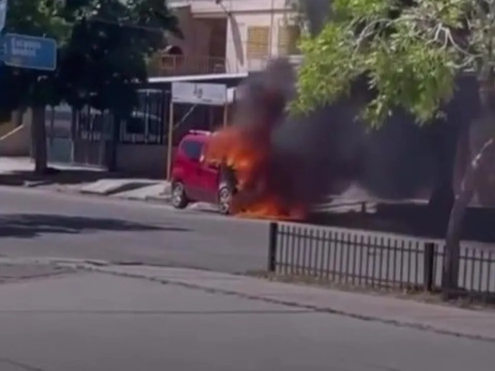 No se descarta que haya sido provocado por una falla mecánica o eléctrica en el rodado.