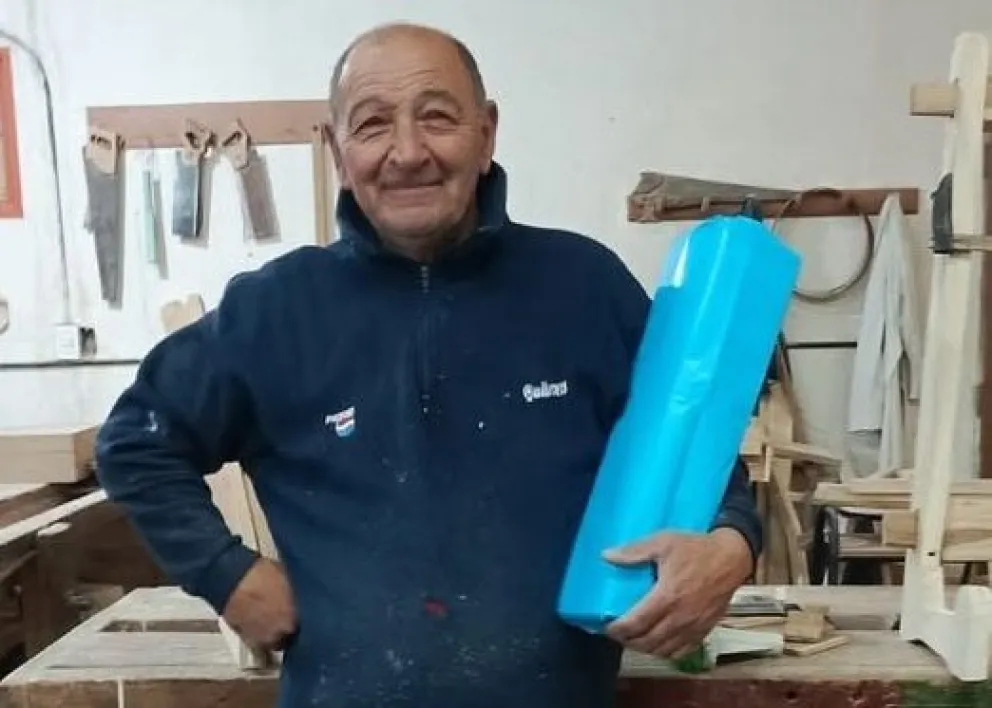 Julio Bonacchi dedicó muchos años de su vida a enseñar carpintería en el Centro Don Bosco de Roca, donde formó a generaciones de jóvenes. Foto: Facebook