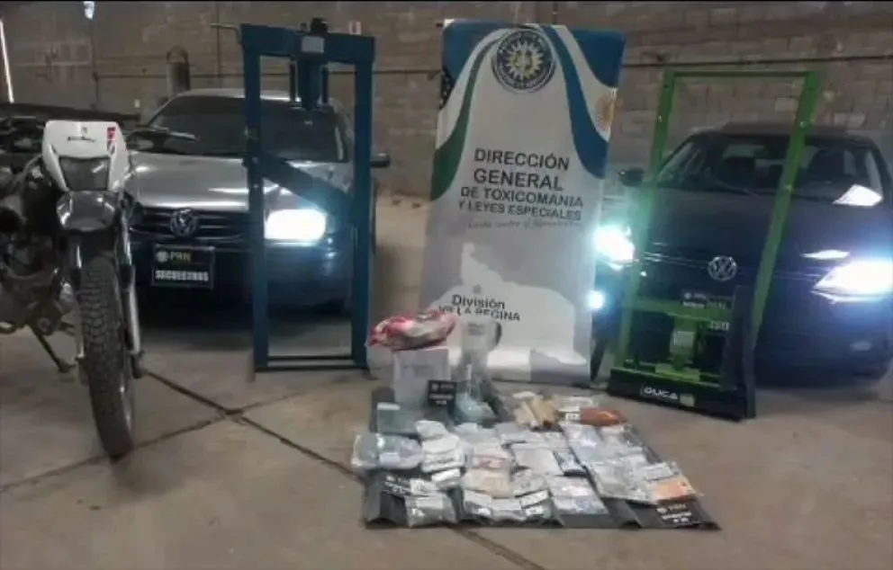 En siete allanamientos en domicilios de Regina se secuestró cocaína, marihuana, autos y otros elementos por narcomenudeo. Foto: gentileza