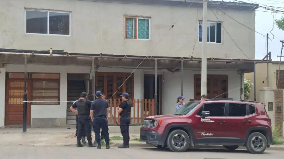 La joven fue encontrada muerta en su departamento este lunes alrededor de las 11. Foto: CIPO360