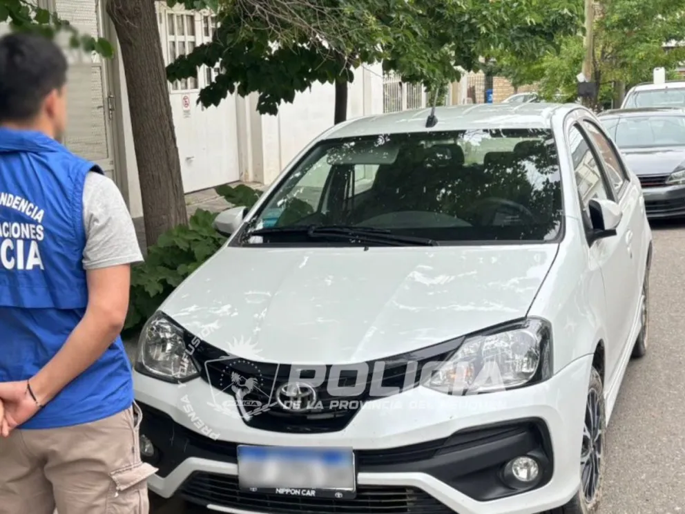 Pudieron localizarlo en pleno centro de la capital neuquina. (Foto Policía del Neuquén)