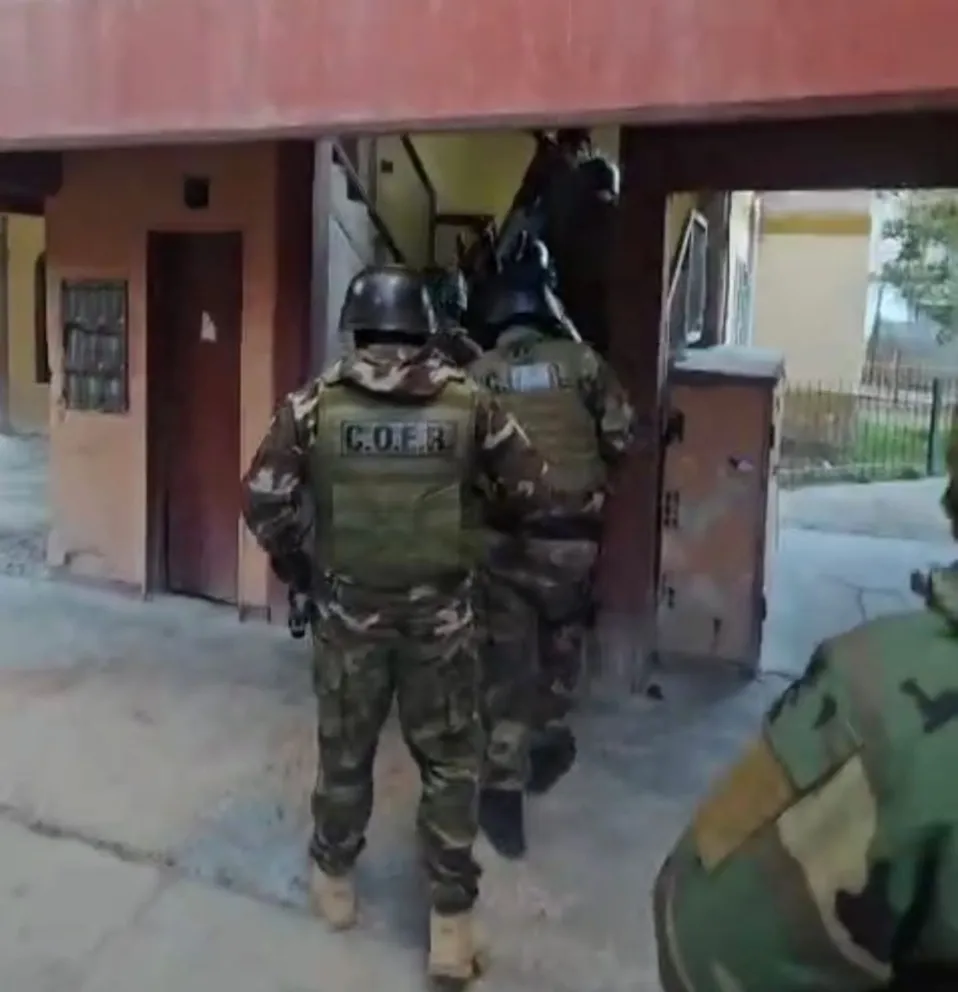 Allanamientos simultáneos en distintos barrios de Roca por una investigación que busca esclarecer una serie de asaltos en viviendas y barrios privados del Alto Valle. Foto:  ANR