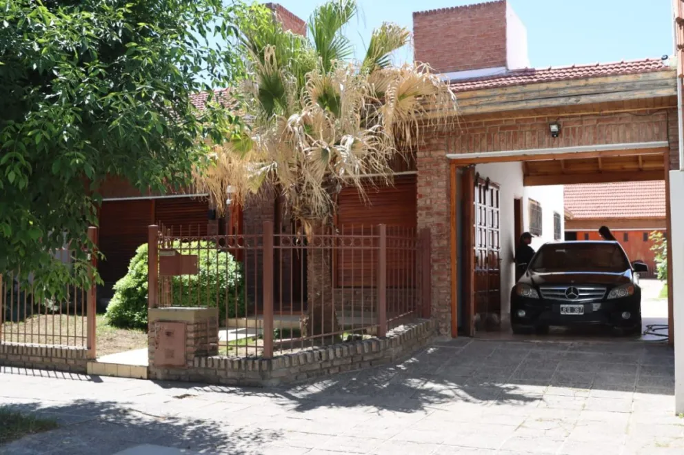 Los policías forzaron la puerta y revisaron toda la casa, aunque Cajarabilla no estaba. Foto: Tania Domeniccuci-ANR