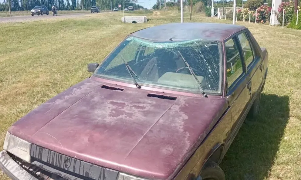 El vehículo tras el siniestro vial en la ruta nacional 250