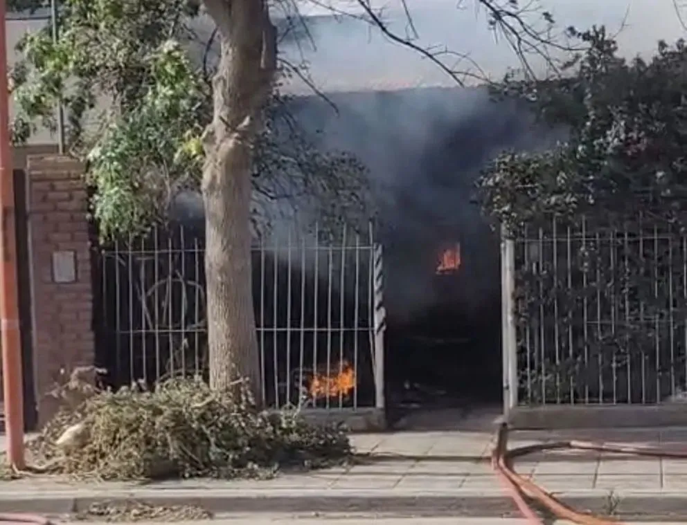 Las primeras versiones indican que el siniestro ocurrió dentro de una casa deshabitada. Foto: cipo360