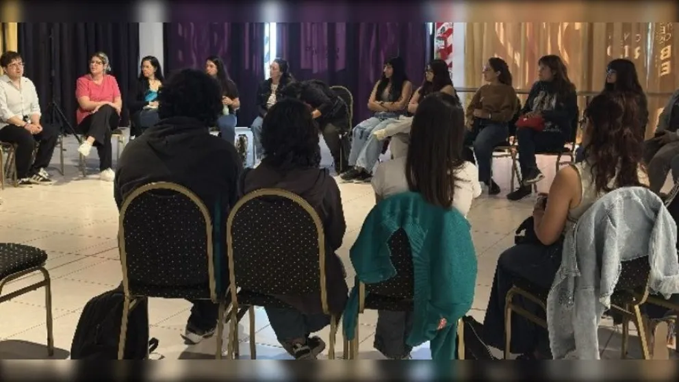 Estudiantes de escuelas secundarias de Roca participaron del encuentro. 