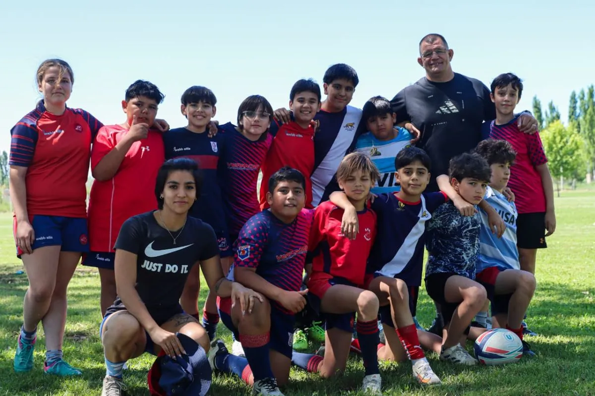 La vida del Roca RC, en una imagen: deporte, identidad y un lugar que se volvi&oacute; casa para miles de familias. Foto: Tania Domenicucci archivo