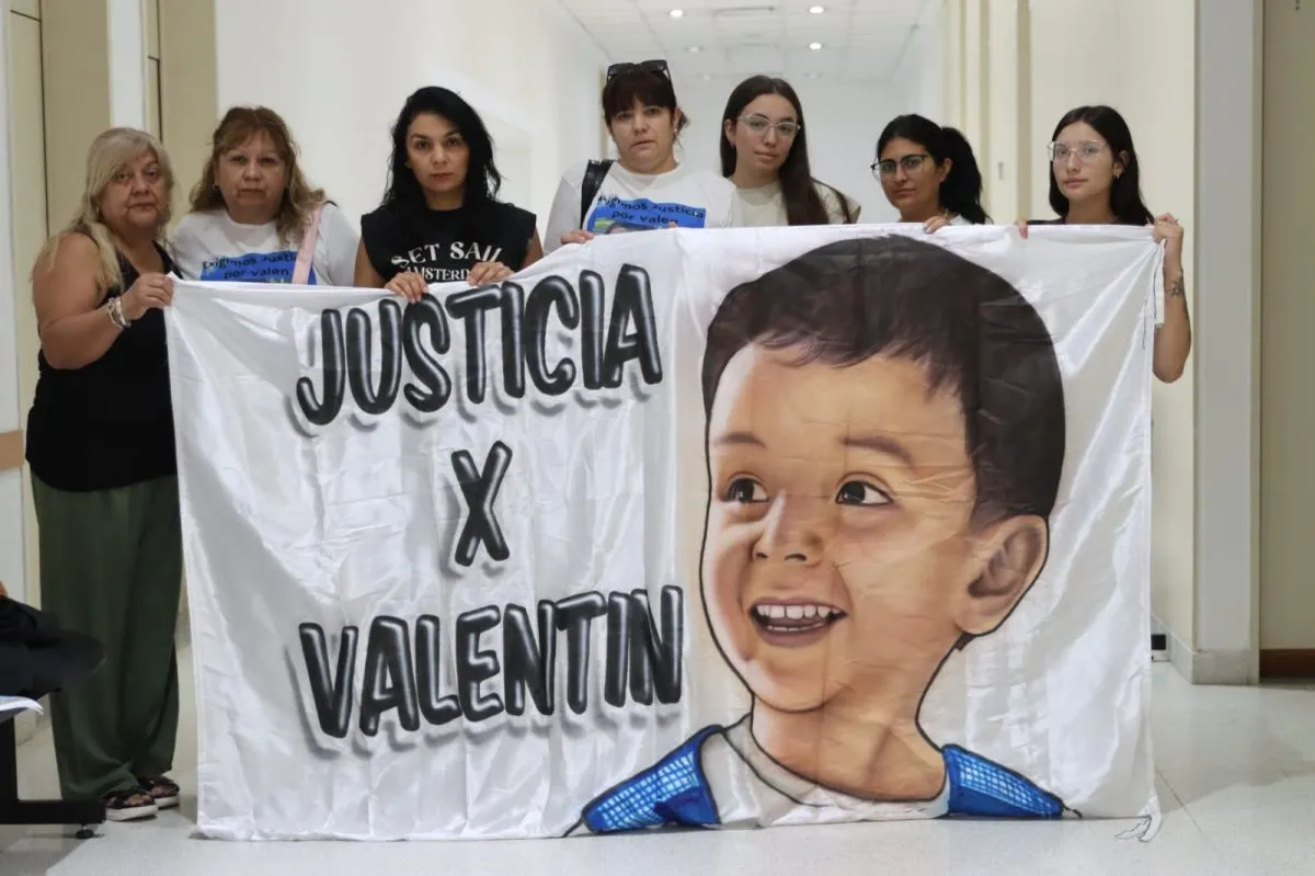 La familia de Valent&iacute;n, en la primera jornada del juicio. Foto: Tania Domeniccuci-ANR