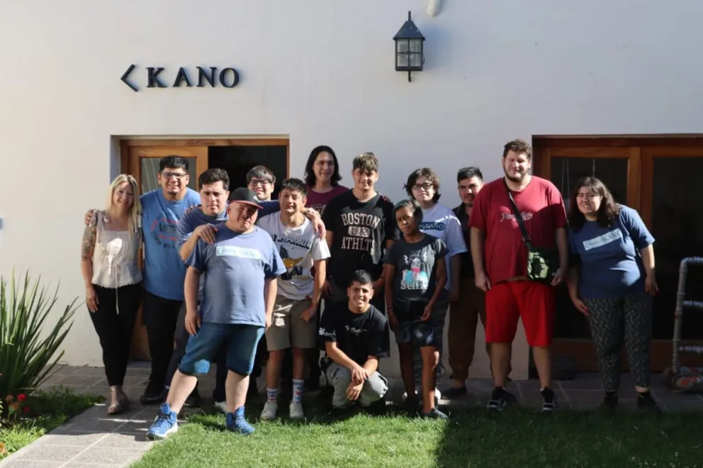 Mas de 80 chicos concurren semanalmente a la fundación Kano en búsqueda de inclusión y oportunidades laborales. Foto: Tania Domenicucci-ANR