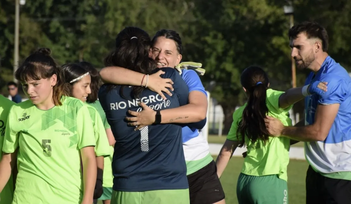 El f&uacute;tbol femenino, con siete roquenses, avanza a paso firme