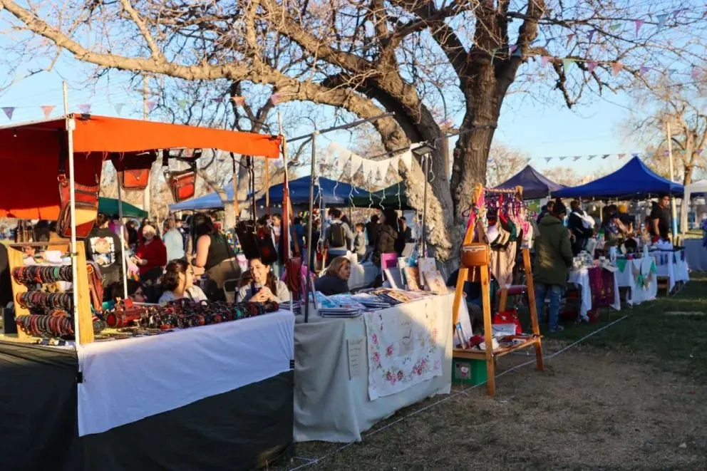 Paseo de artesanos en el Canal Grande. Foto: Tania Domenicucci