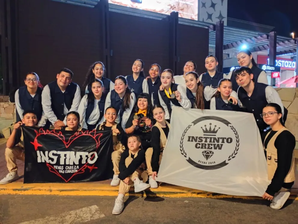 "Las edades de mis alumnos varían desde los 4 años hasta los 25 pero no es limitante para que empiecen" comenta la profesora Analía Barroso. Foto cortesía Instinto Crew