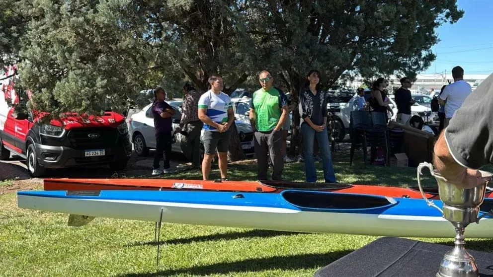 Hoy se realizó la presentación oficial de la Regata del Río Negro en Neuquén. Foto Cipo360