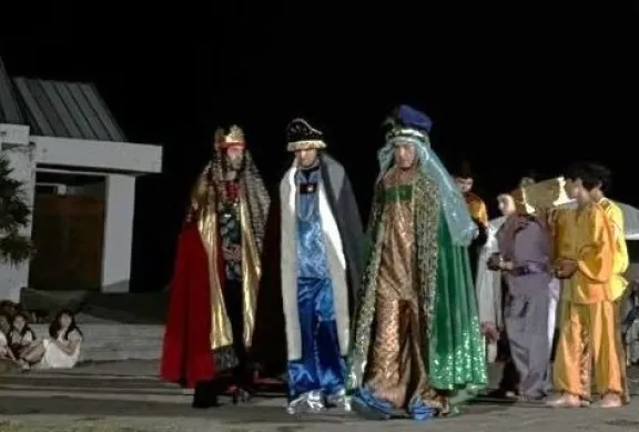 La puesta en escena recrea distintos momentos del relato b&iacute;blico. Foto: Parroquia Mar&iacute;a Auxiliadora y San Miguel Arc&aacute;ngel