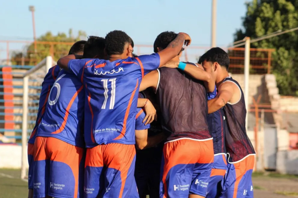 En el partido de ida, el Depo empató frente a Sportsman. Foto: Deportivo Roca